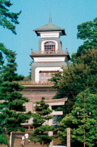 尾山神社神門